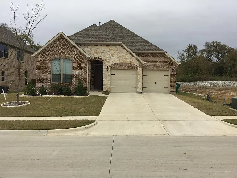 4052 Angelina Dr — Photo 1