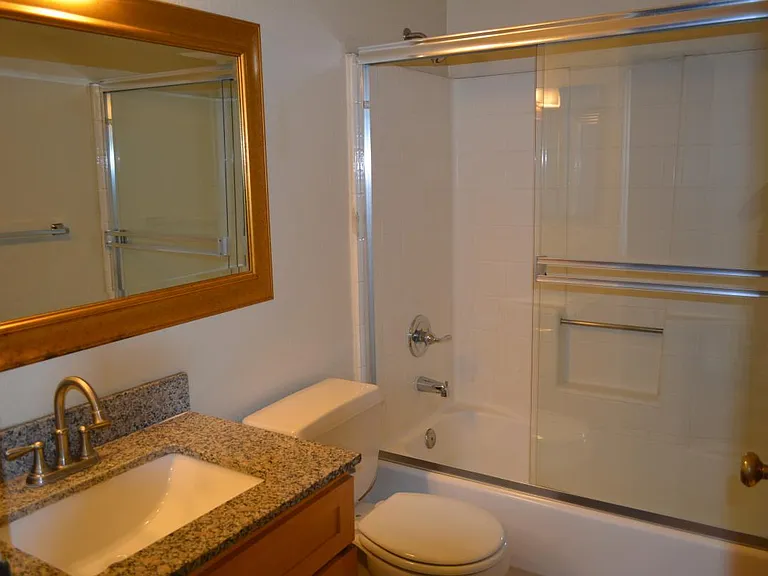 5251 Willowcrest Ave #5 — Photo 27