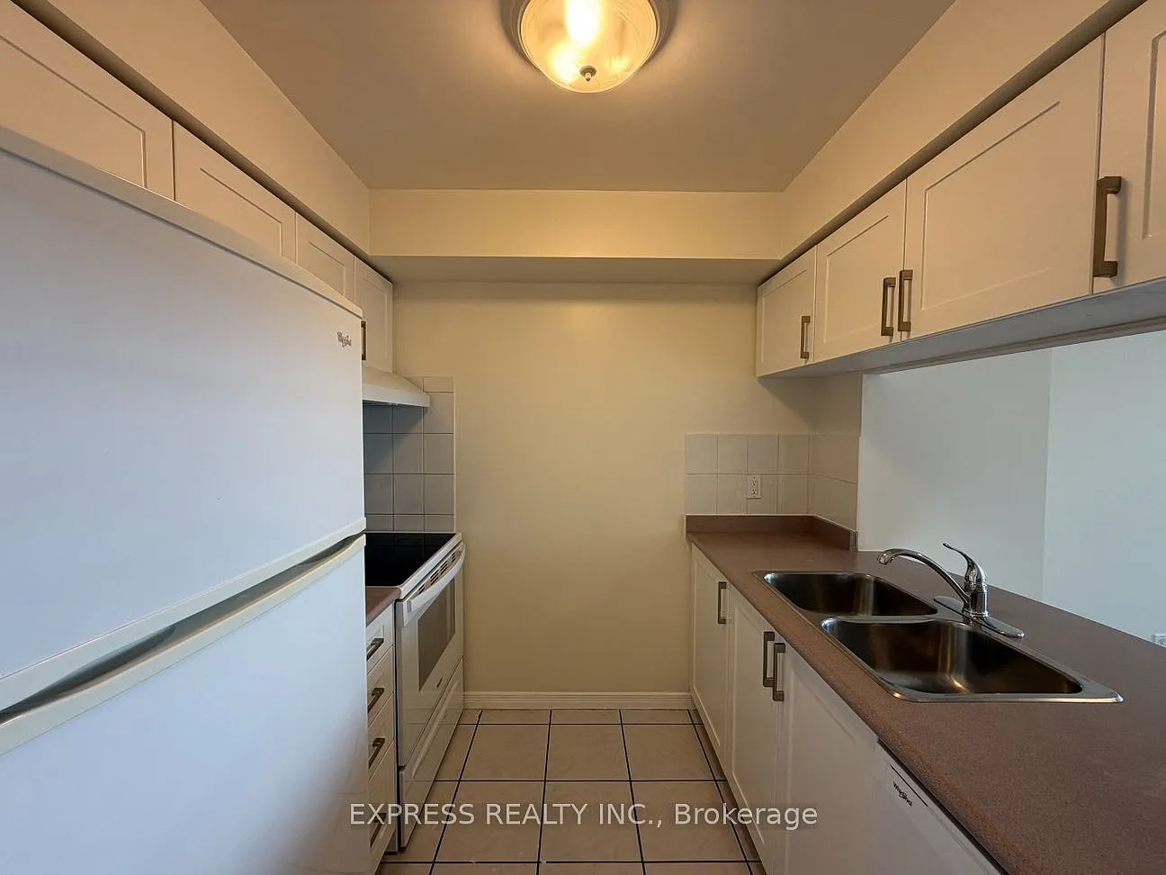 8 Hillcrest Ave — Photo 2