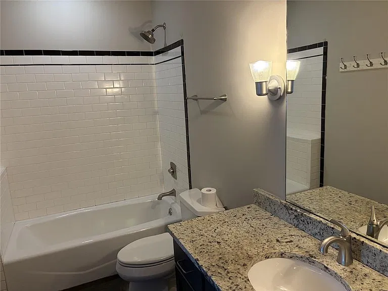 620 Glen Iris Dr NE #207 — Photo 8