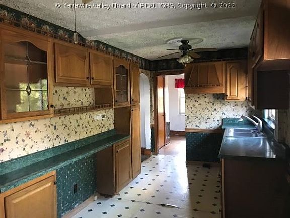 5th image of 38 Holley Dr
