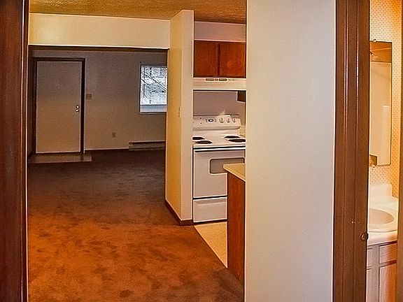 4th image of 1809 S Arlington St #1815