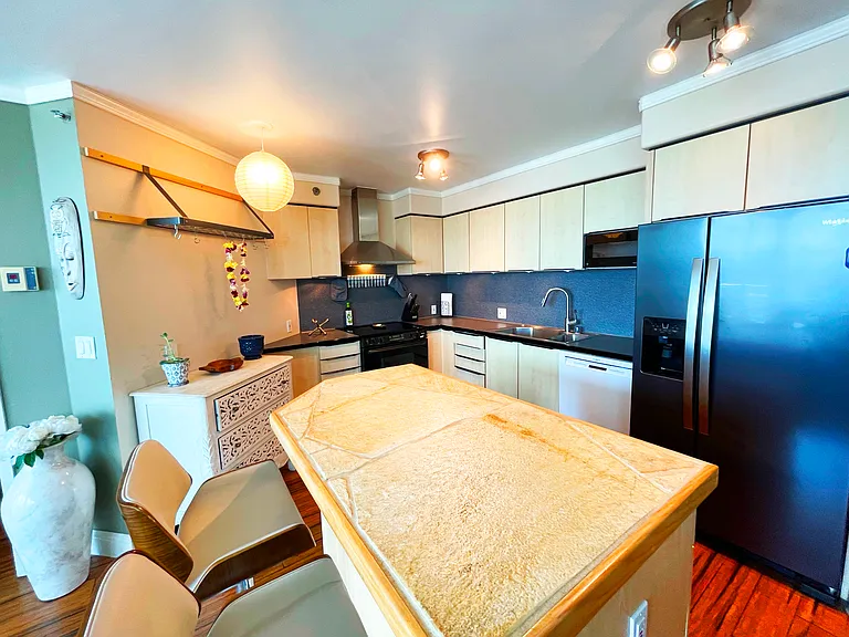 801 S King St #3710 — Photo 6