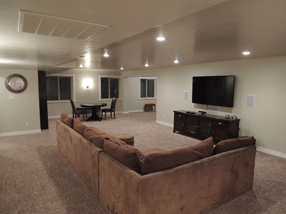 2nd image of 514 W Pumpkin Patch Dr