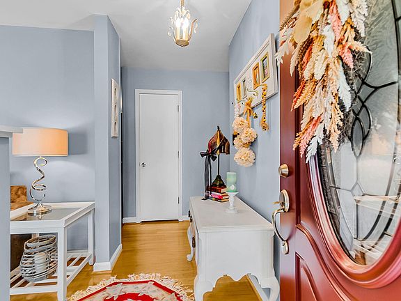 4th image of 407 Rose Ln