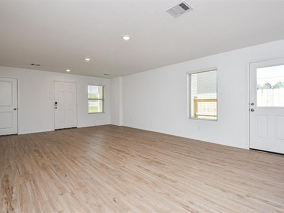 4th image of 18926 Western Falls Ct