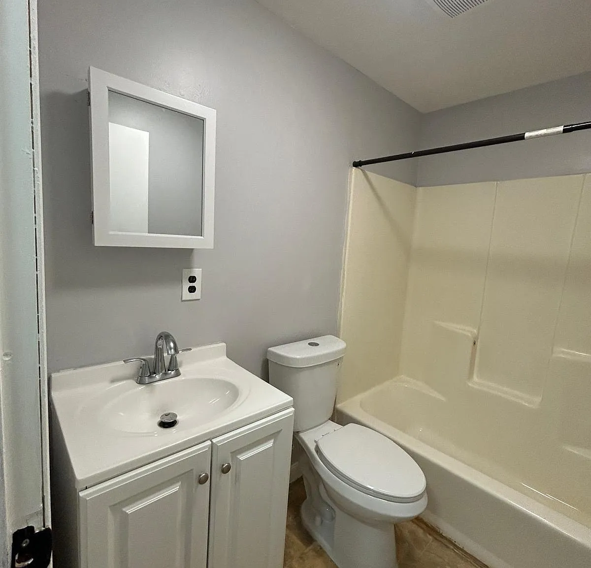 334 S Main St — Photo 4
