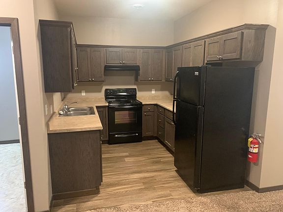 3rd image of 207 Lake Park Blvd