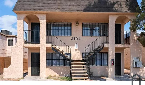 3104 E Carey Ave #2 — Photo 1