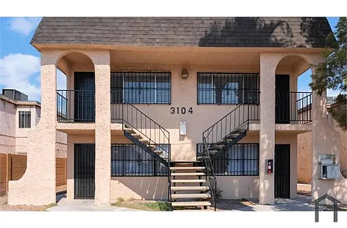 3104 E Carey Ave Photo 1