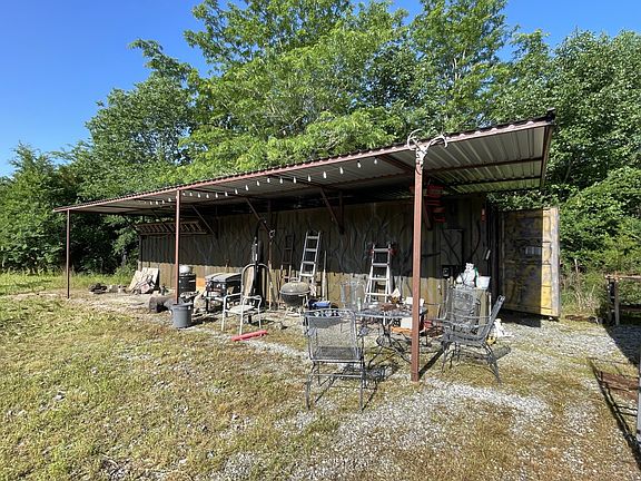 2nd image of 796 Blue Branch Rd