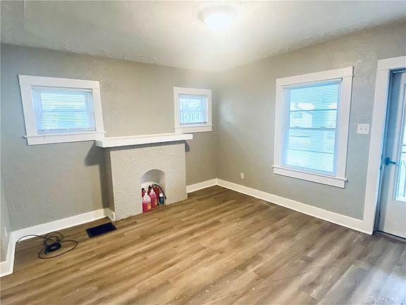 5th image of 305 W Main St