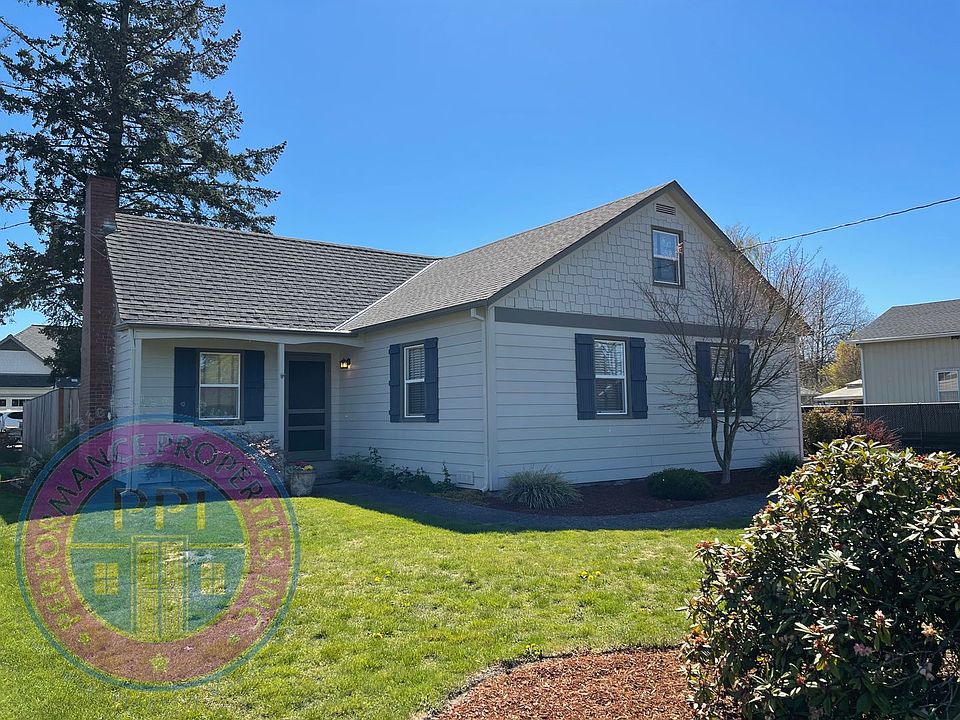 1st image of 830 NE Sunrise Ln