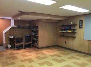 1010 Hanley Rd, Lyndhurst, OH 44124