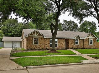 6831 Lyndhurst Dr, Houston, TX 77087