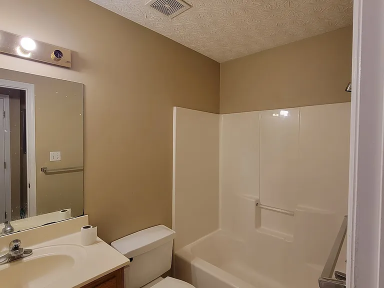 403 E Roosevelt Ave #A — Photo 4