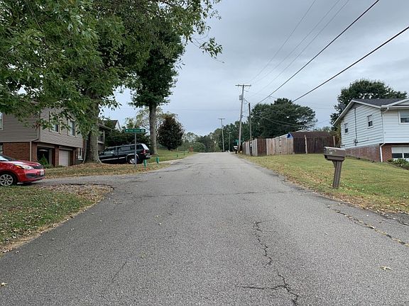 5th image of 5 Pine Ct