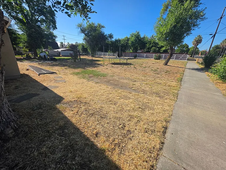1223 Colusa St — Photo 19