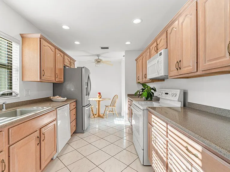 5605 Forest Oaks Ter — Photo 4