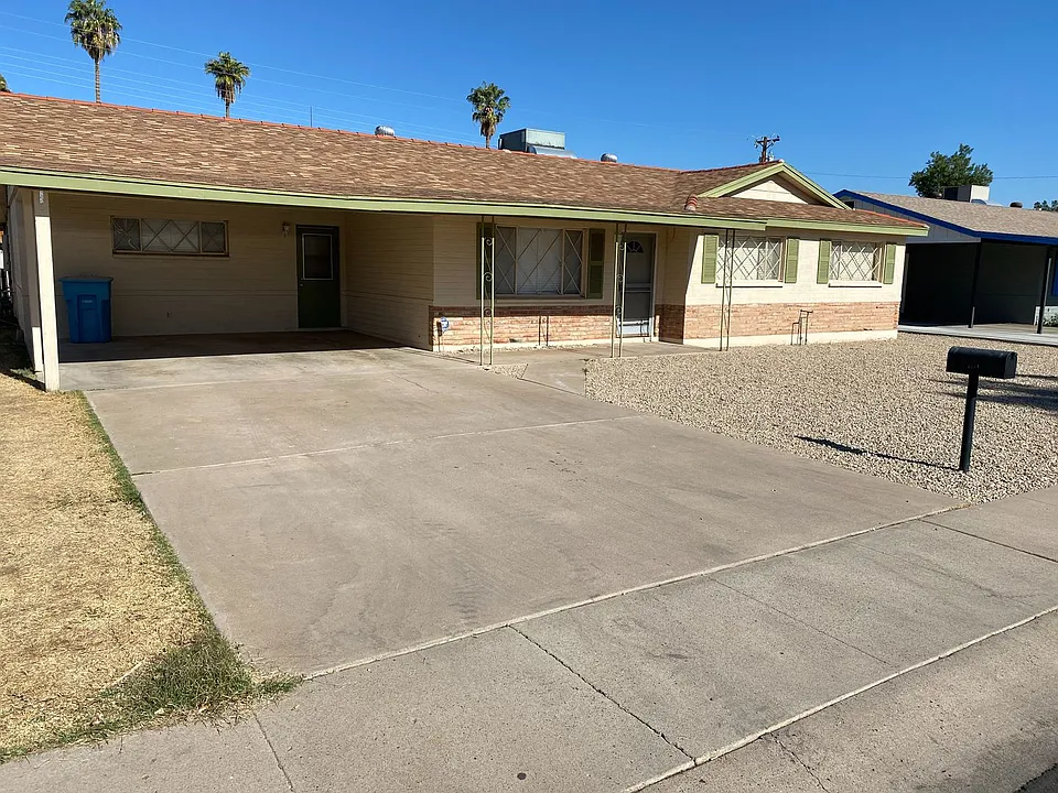 2344 W Echo Ln