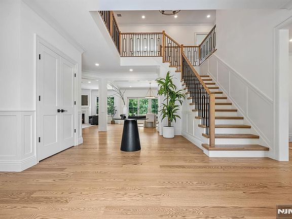 3rd image of 91 Brookside Rd