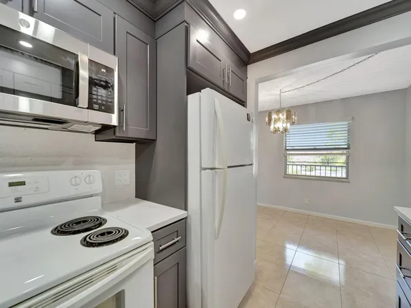 551 SW 135th Avenue #316-B, Pembroke Pines, FL 33027