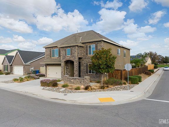 4th image of 9324 Red Pine Dr