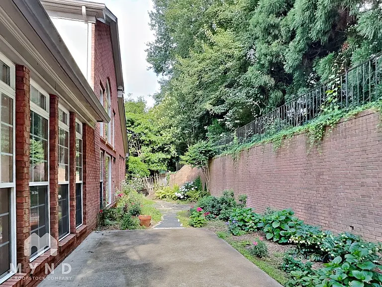 2149 Wrights Mill Cir NE — Photo 31
