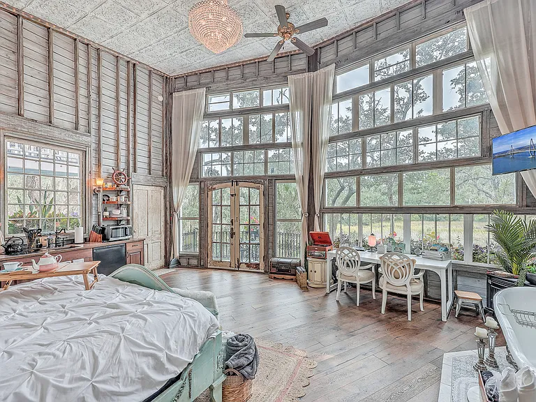 6543 Maybank Hwy — Photo 9