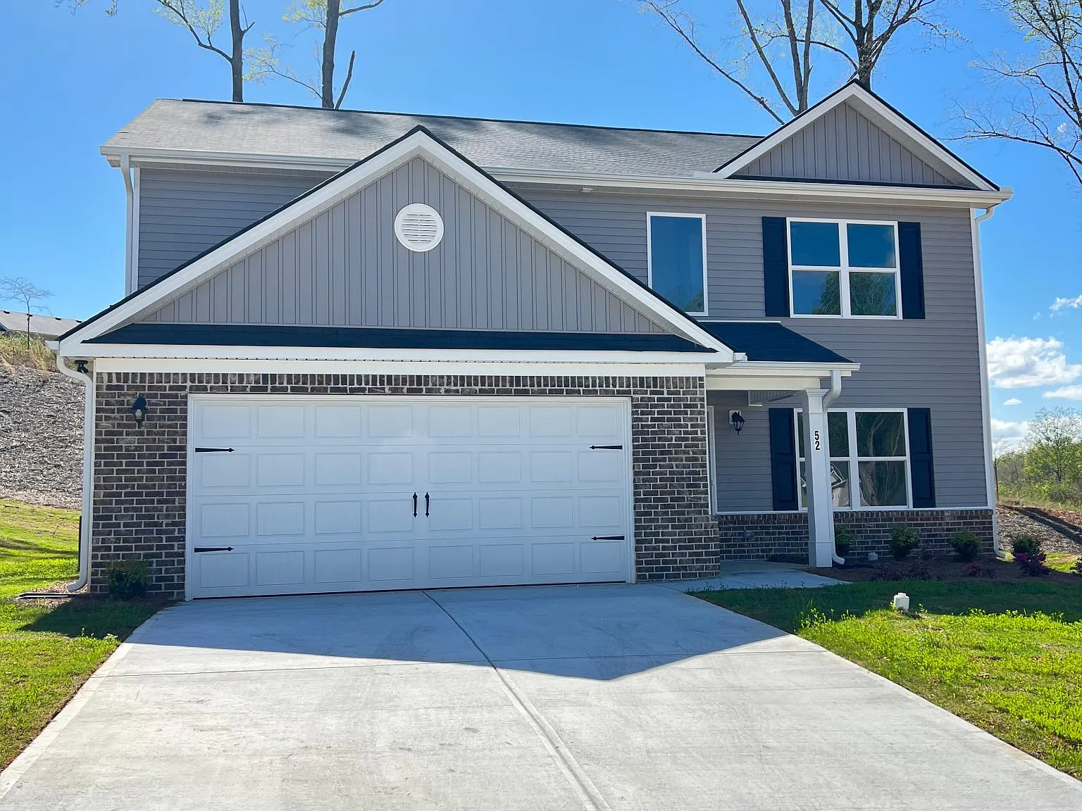 4 bed, 2.5 bath, 2200 sqft, $2,200 — Photo 1