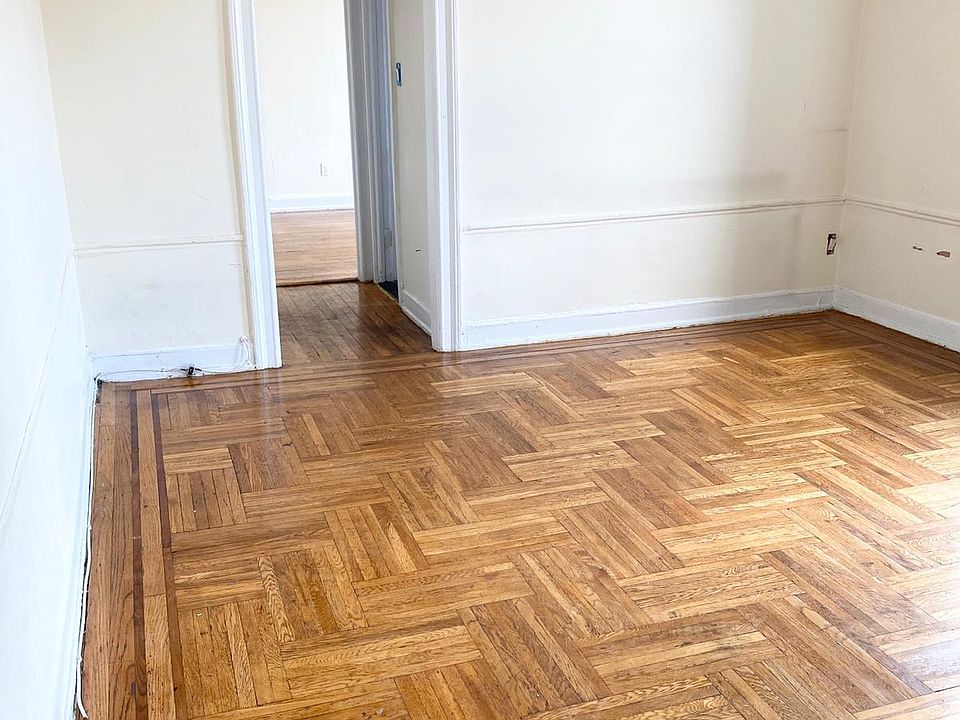 1st image of 3215 93rd St #4