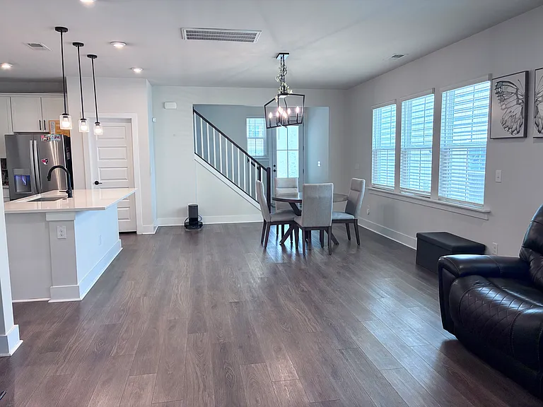 2033 Florine Dr — Photo 18