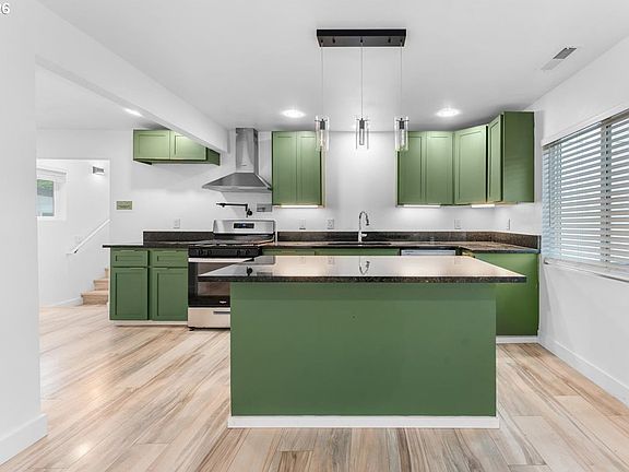 5th image of 9504 SE 77th Ave