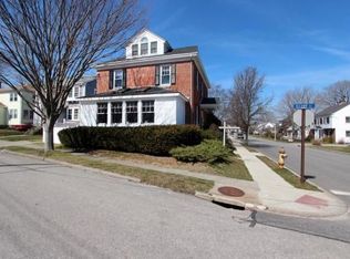207 Gibbs Ave, Newport, RI 02840