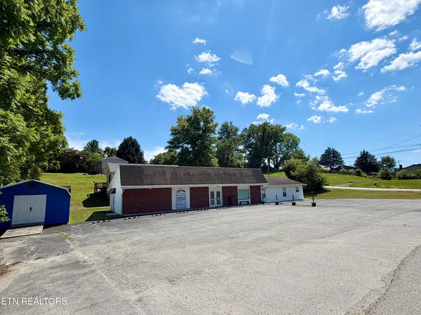 1165 Towestring Rd, Jacksboro, TN 37757