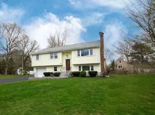 31 Winding Way, Rockland, MA 02370