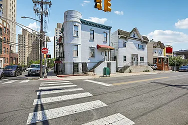 6 Baldwin Avenue