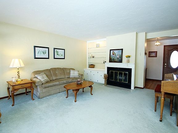 4th image of 1244 Kellogg St