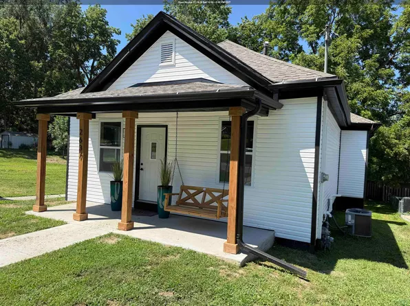 2637 S Cleveland St, Sioux City, IA 51106