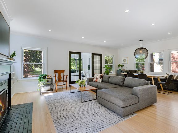 3rd image of 840 Park Ave