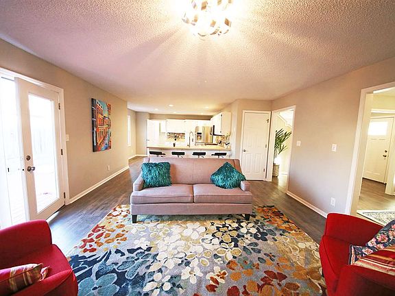3rd image of 4307 E Whitley Dr