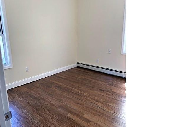 3rd image of 519 Tompkins Ave