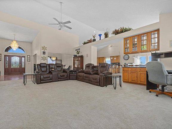 4th image of 125 Blue Bell Ln