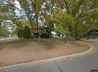 3691 Granada Cir N, Oakdale, MN 55128