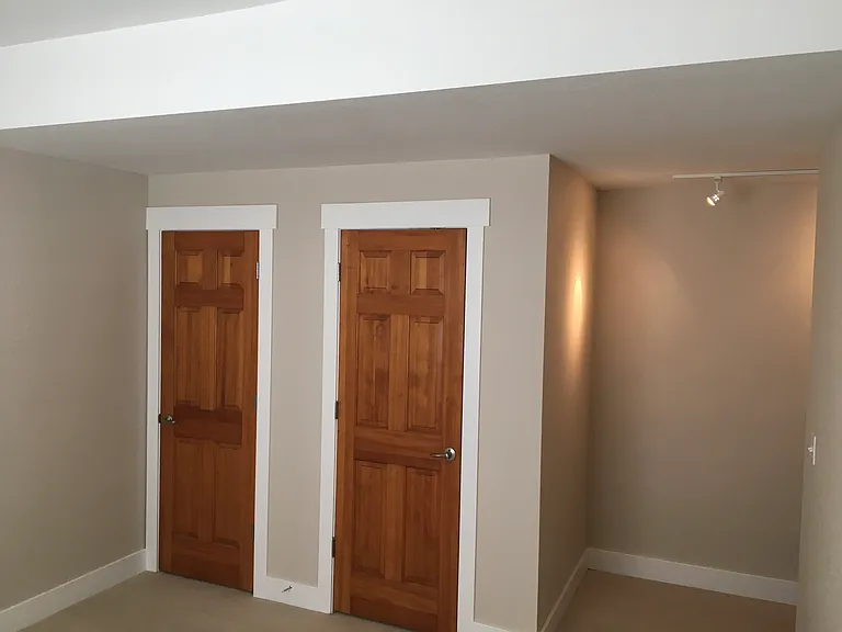 912 Kimbark St — Photo 4