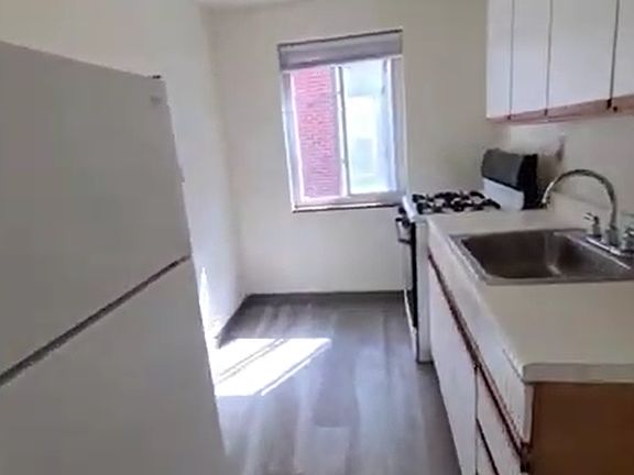 3rd image of 711 Wisteria Ave #Wis-5