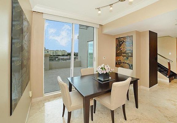 Home For Sale In Palmetto Place