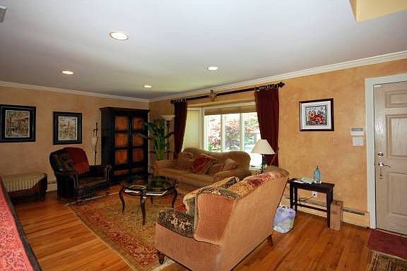 3rd image of 3 Hanford St