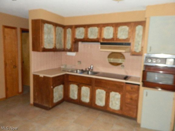 5th image of 4570 Hilland Dr