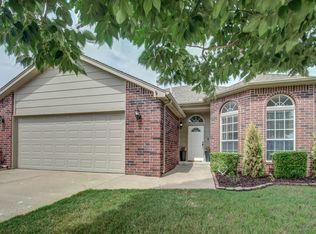 11706 S Forest Ave, Jenks, OK 74037